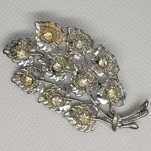 VINTAGE Silver Tone Floral Bouquet Brooch With Rhinestones
